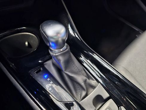 Used 2022 Toyota C-HR XLE FWD image 18