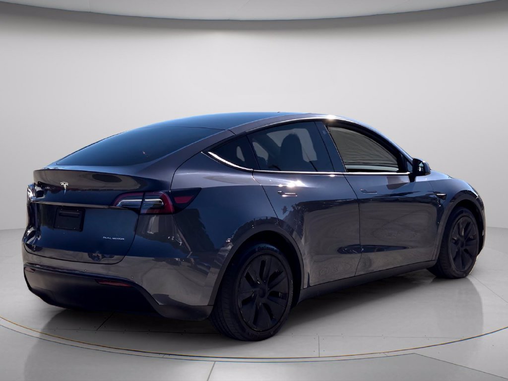 Used 2022 Tesla Model Y Long Range AWD/4WD image 6