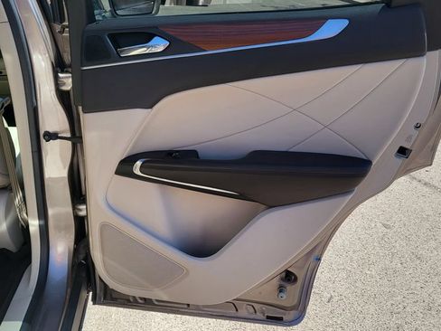 Used 2019 Lincoln MKC Select w/ MKC Climate Package FWD image 20