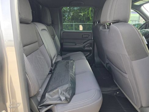 Used 2026 Nissan Frontier SV w/ SV Convenience Package RWD image 25