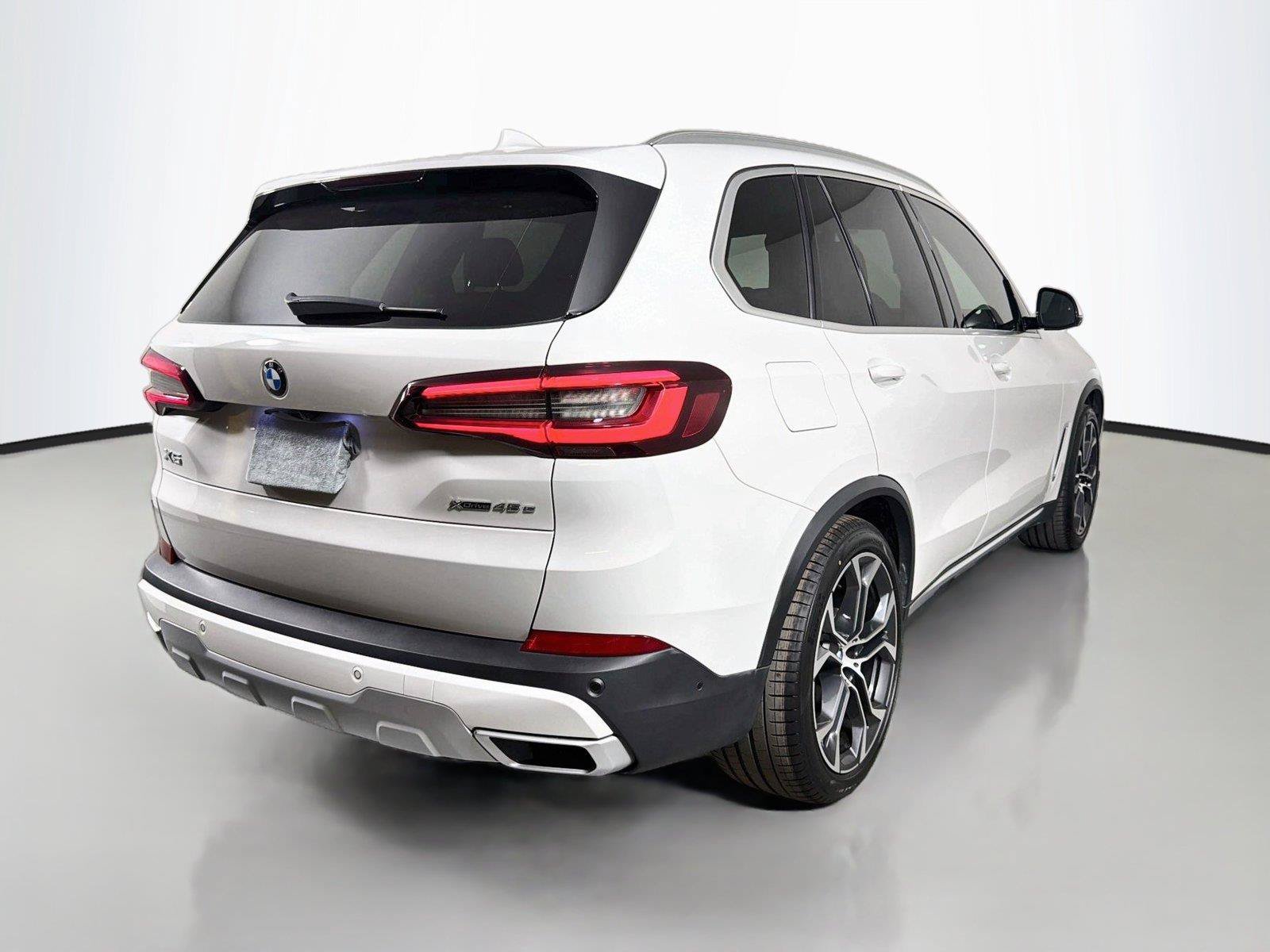 Used 2021 BMW X5 xDrive45e w/ Parking Assistance Package AWD/4WD image 6