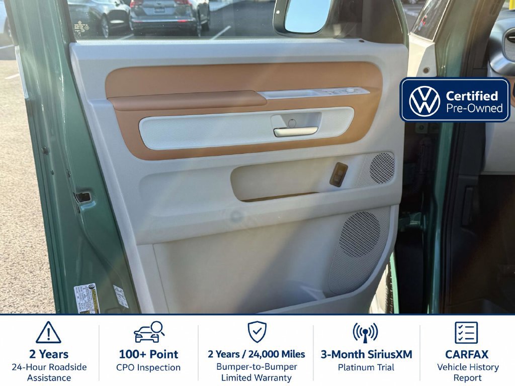 Used 2025 Volkswagen ID. Buzz 1st Edition AWD/4WD image 9