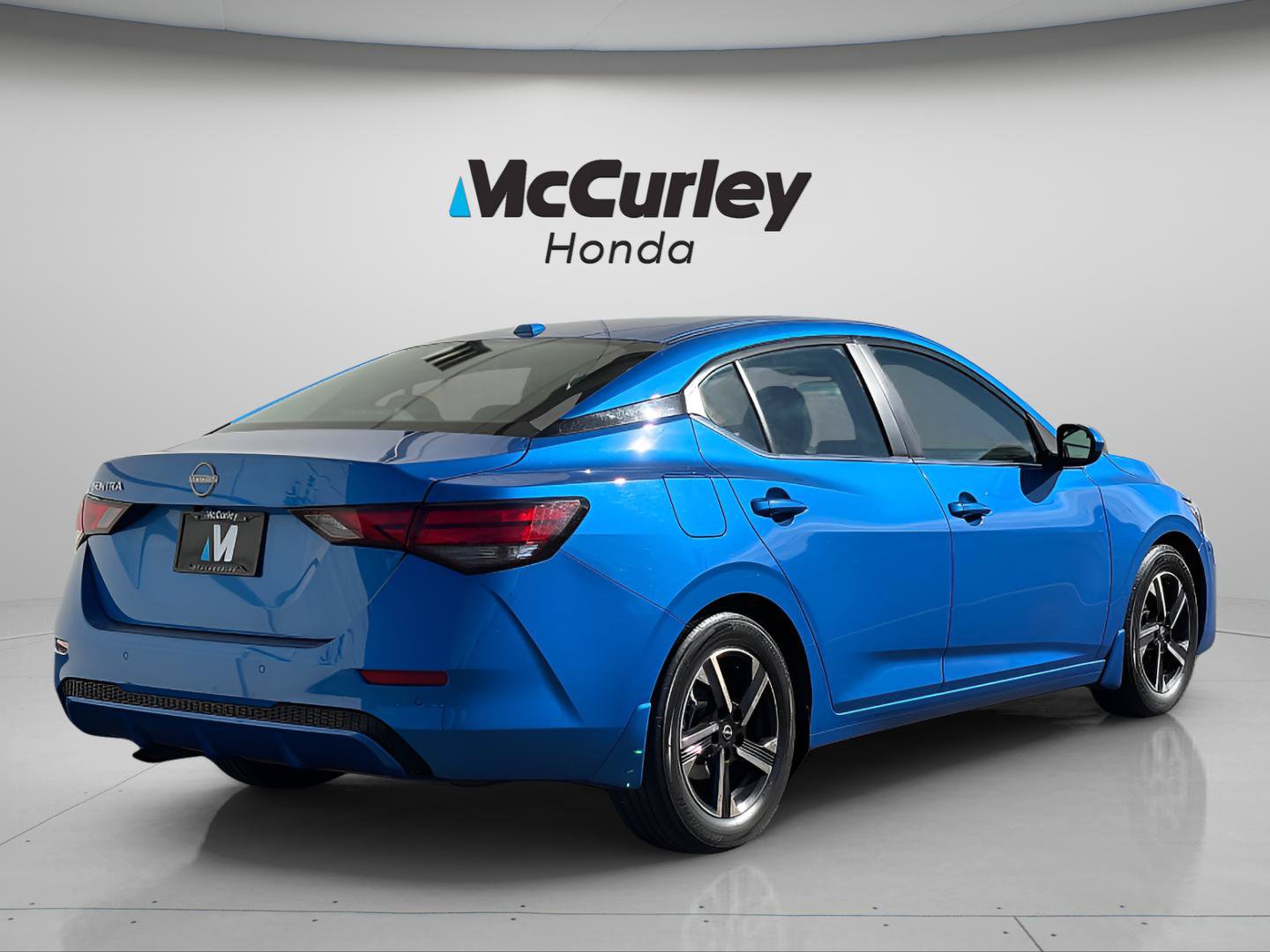 Used 2025 Nissan Sentra SV FWD image 3