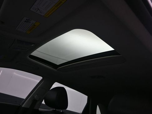 Used 2021 Kia Niro EX Premium image 27