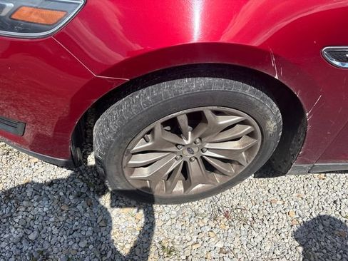Used 2018 Ford Taurus Limited FWD image 6