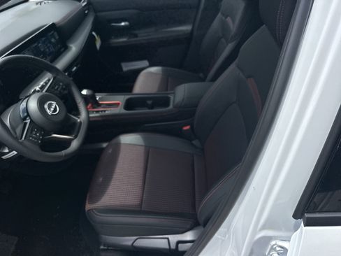 New 2026 Nissan Kicks SR FWD image 15