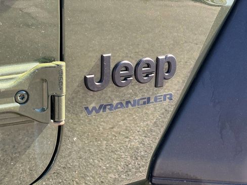Used 2021 Jeep Wrangler Sport AWD/4WD image 11