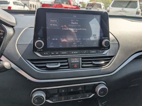 Used 2020 Nissan Altima 2.5 S FWD image 22