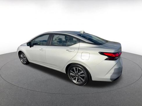 Used 2025 Nissan Versa SV FWD image 10
