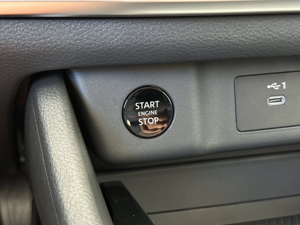 Used 2026 Nissan Rogue SV AWD/4WD image 21