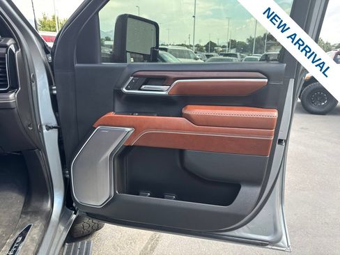 Used 2024 GMC Sierra 2500 Denali Ultimate AWD/4WD image 10