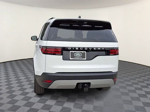 Certified 2025 Land Rover Discovery S image 7