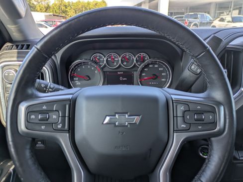 Used 2022 Chevrolet Silverado 1500 RST image 18