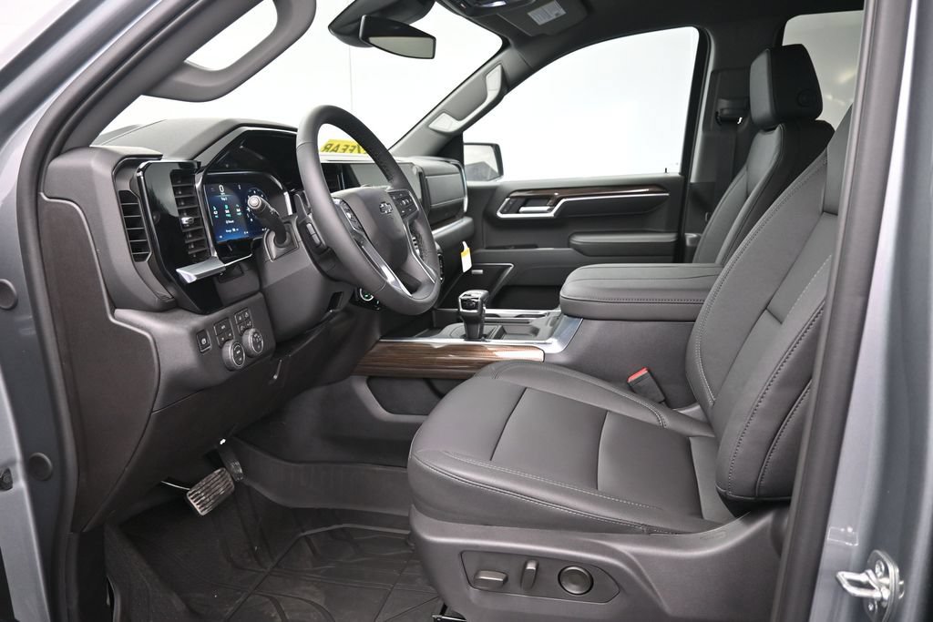 New 2026 Chevrolet Silverado 1500 RST w/ Redline Edition AWD/4WD image 12