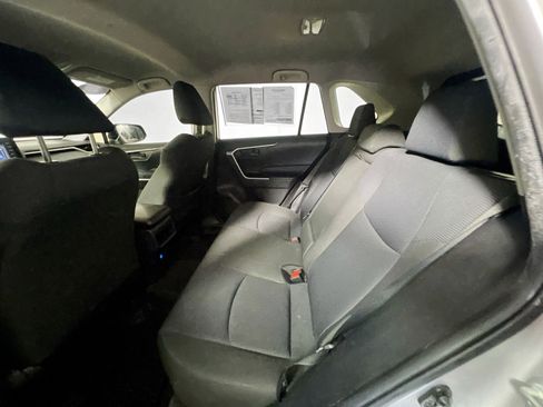 Used 2020 Toyota RAV4 LE image 28