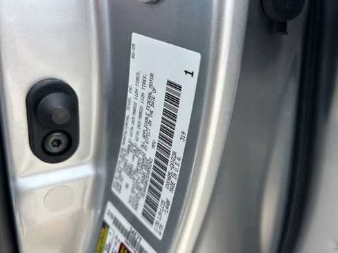 Used 2025 Toyota Sequoia Capstone AWD/4WD image 10