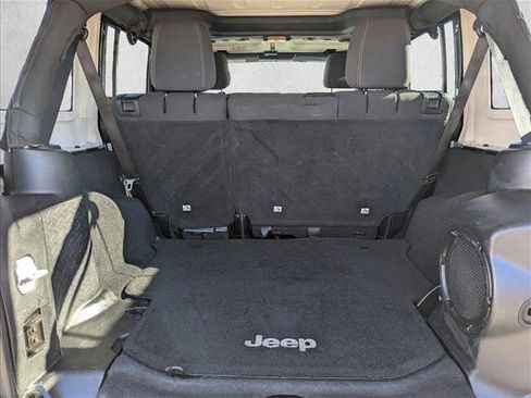 Used 2014 Jeep Wrangler Unlimited Rubicon w/ Connectivity Group image 6