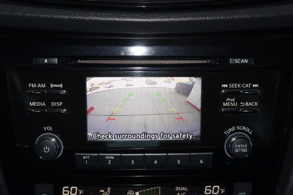 Used 2017 Nissan Rogue SV FWD image 25
