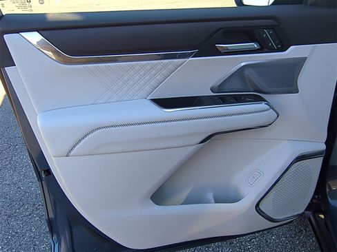 Certified 2024 GMC Acadia Denali w/ Super Cruise Package image 23