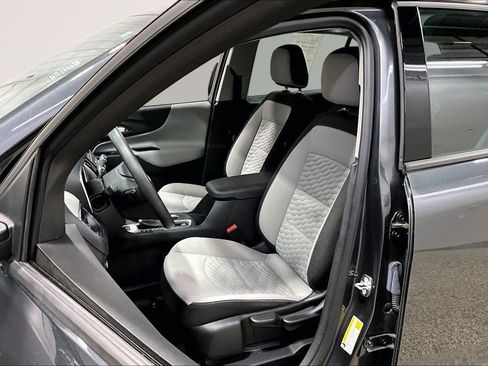 Used 2018 Chevrolet Equinox LS image 21