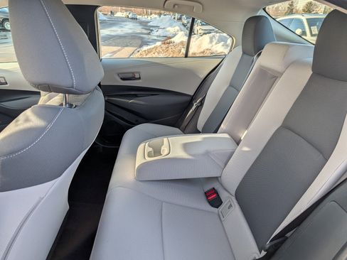 Used 2022 Toyota Corolla LE image 29