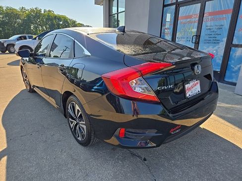 Used 2018 Honda Civic EX-T image 7
