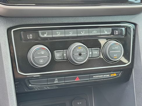 Used 2022 Volkswagen Atlas SE FWD image 18