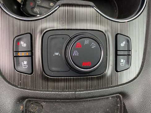 Used 2023 GMC Acadia SLT w/ Preferred Package image 15