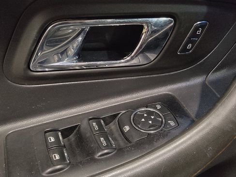 Used 2019 Ford Taurus Limited FWD image 27