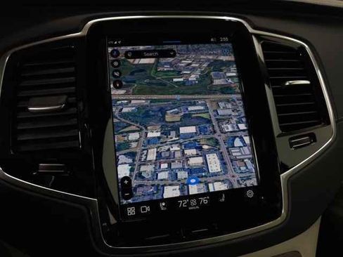 Certified 2024 Volvo XC90 B6 Ultimate w/ Lounge Package image 28