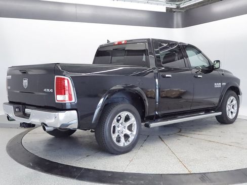 Used 2017 RAM 1500 Laramie w/ Convenience Group AWD/4WD image 8