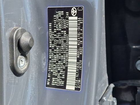 Used 2023 Toyota Corolla LE FWD image 35