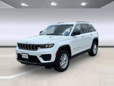 New 2026 Jeep Grand Cherokee Laredo RWD image 1