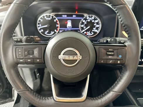 Used 2023 Nissan Rogue SL w/ SL Premium Package image 22