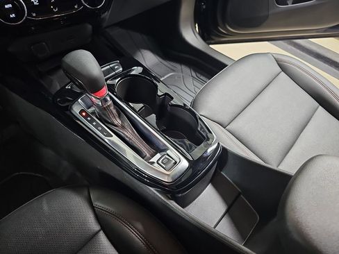 Certified 2025 Chevrolet Trax RS w/ Sunroof Package image 29