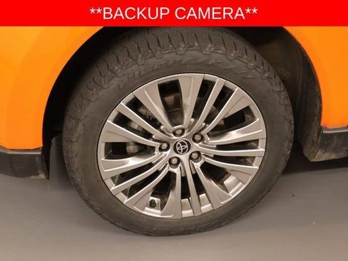 Used 2021 Toyota Venza XLE w/ Softex Package image 8