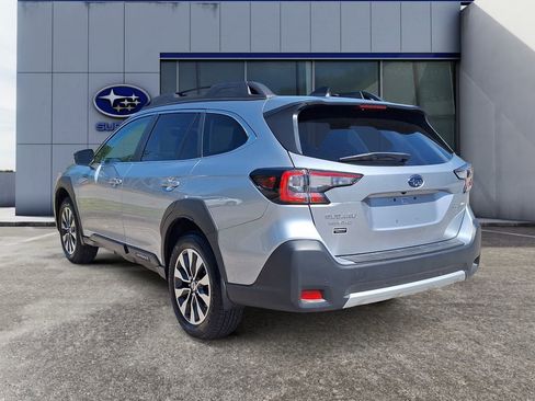 Certified 2025 Subaru Outback Limited AWD/4WD image 4