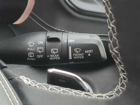 Certified 2023 Jeep Grand Cherokee Overland image 32