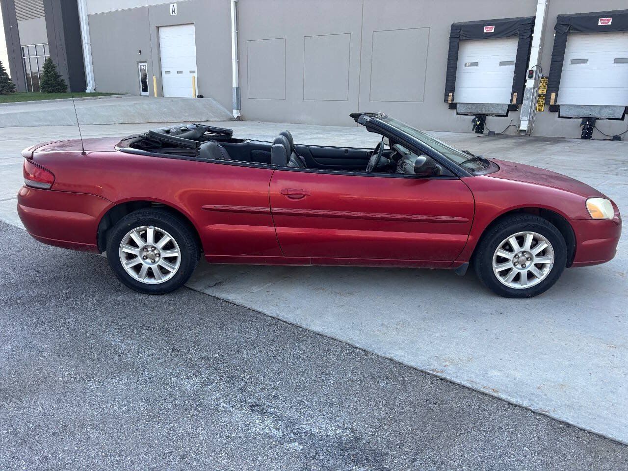 Used 2004 Chrysler Sebring GTC FWD image 6