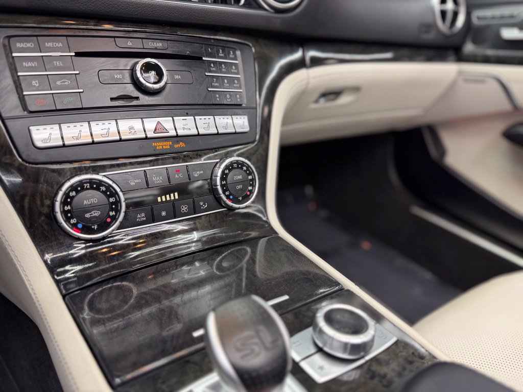 Used 2017 Mercedes-Benz SL 550 w/ Driver Assistance Package image 26