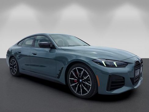 New 2026 BMW M440i w/ Premium Package RWD image 1