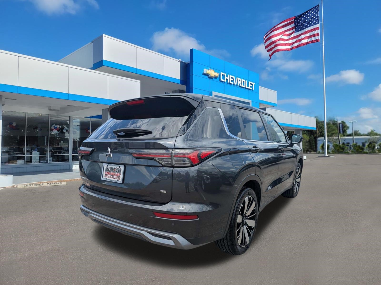 Used 2025 Mitsubishi Outlander SE FWD image 3