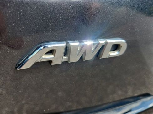 Used 2021 Toyota RAV4 SE image 28