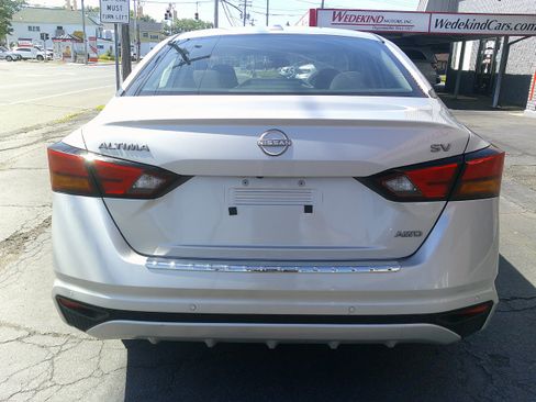 Used 2023 Nissan Altima 2.5 SV AWD/4WD image 9