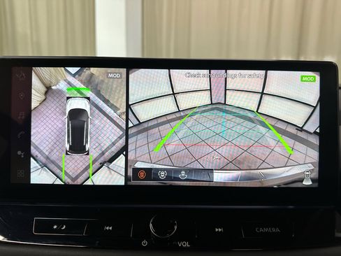 Used 2025 Nissan Rogue SL w/ Tech Package image 27