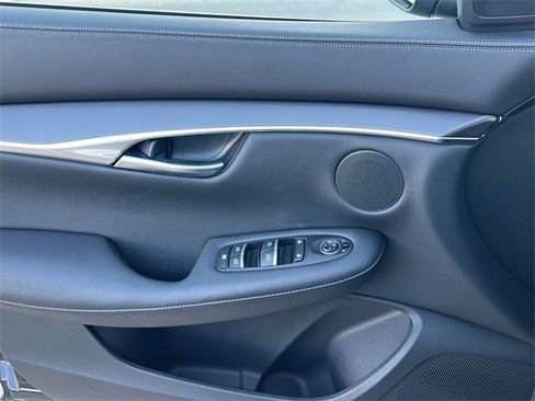 Certified 2025 INFINITI QX50 Pure image 25