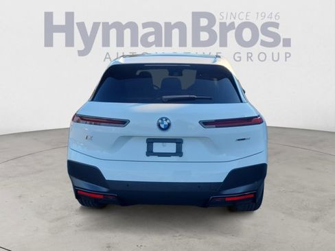 Used 2023 BMW iX xDrive50 image 4