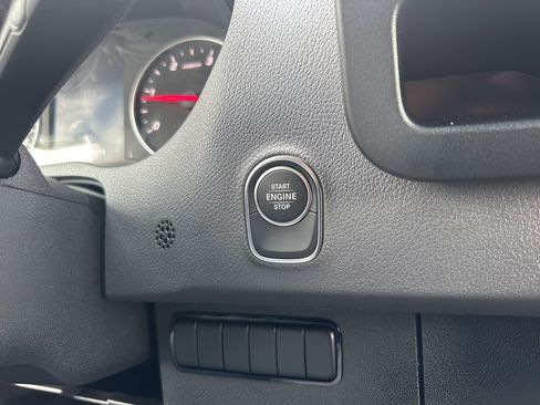 Used 2025 Mercedes-Benz Sprinter 2500 image 19