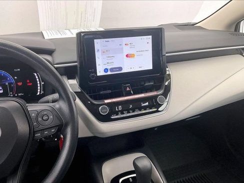 Used 2026 Toyota Corolla LE FWD image 5
