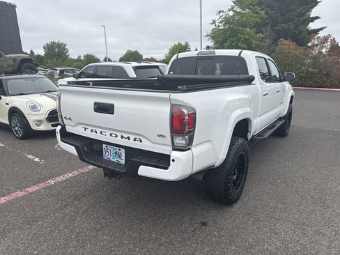 Used 2021 Toyota Tacoma Limited AWD/4WD image 11